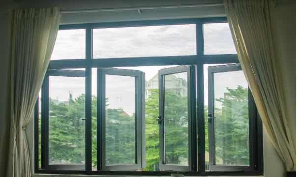 Top những mẫu cửa nhôm phòng khách đáng mua nhất hiện nay