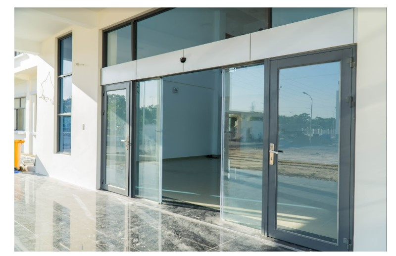 Cửa lùa nhôm DT