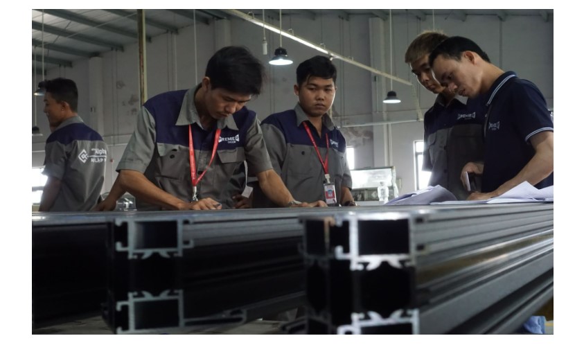 Vách mặt dựng 